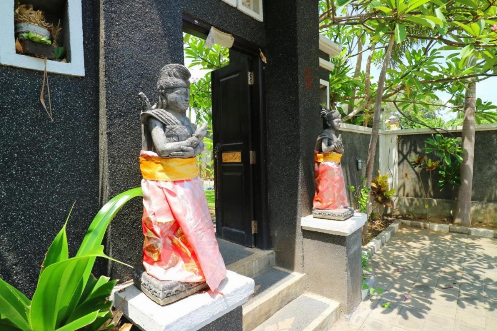 GM Lovina Image 19